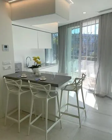 Velar Apartment Suites Λινιάνο Σαμπιαντόρο
